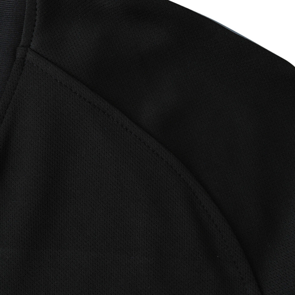 Close-up of the Barcelona Retro Away 2011/12 Fan Version jersey fabric texture.