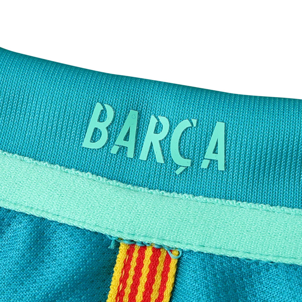 Close-up of the collar detailing on the Barcelona Retro Third 2016/17 Fan Version jersey showing "BARÇA" text and yellow-red stitching.