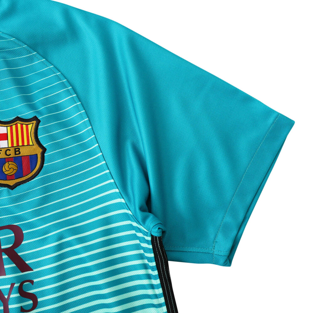 Close-up of the 2016/17 Barcelona Retro Third Fan Version jersey sleeve and chest area, featuring the club's crest.