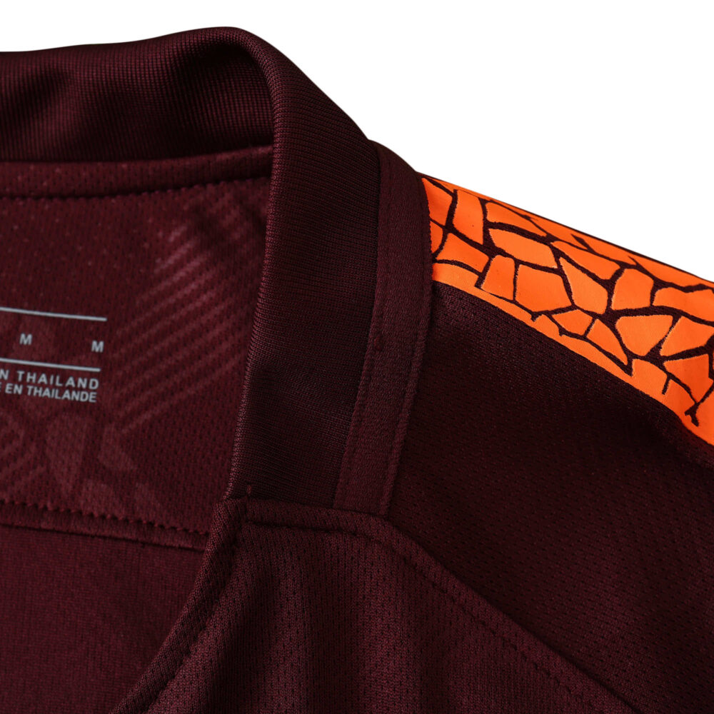 Close-up of the Barcelona Retro Third 2017/18 Fan Version jersey, highlighting the collar and shoulder detail with orange pattern.