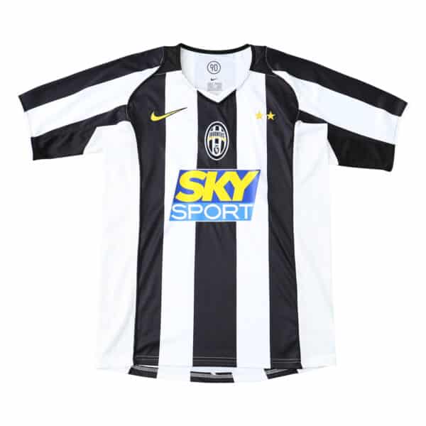 Juventus Retro Home Jersey - 2004/05 Fan Version with black and white stripes, Nike logo, SKY SPORT sponsor, and team crest.