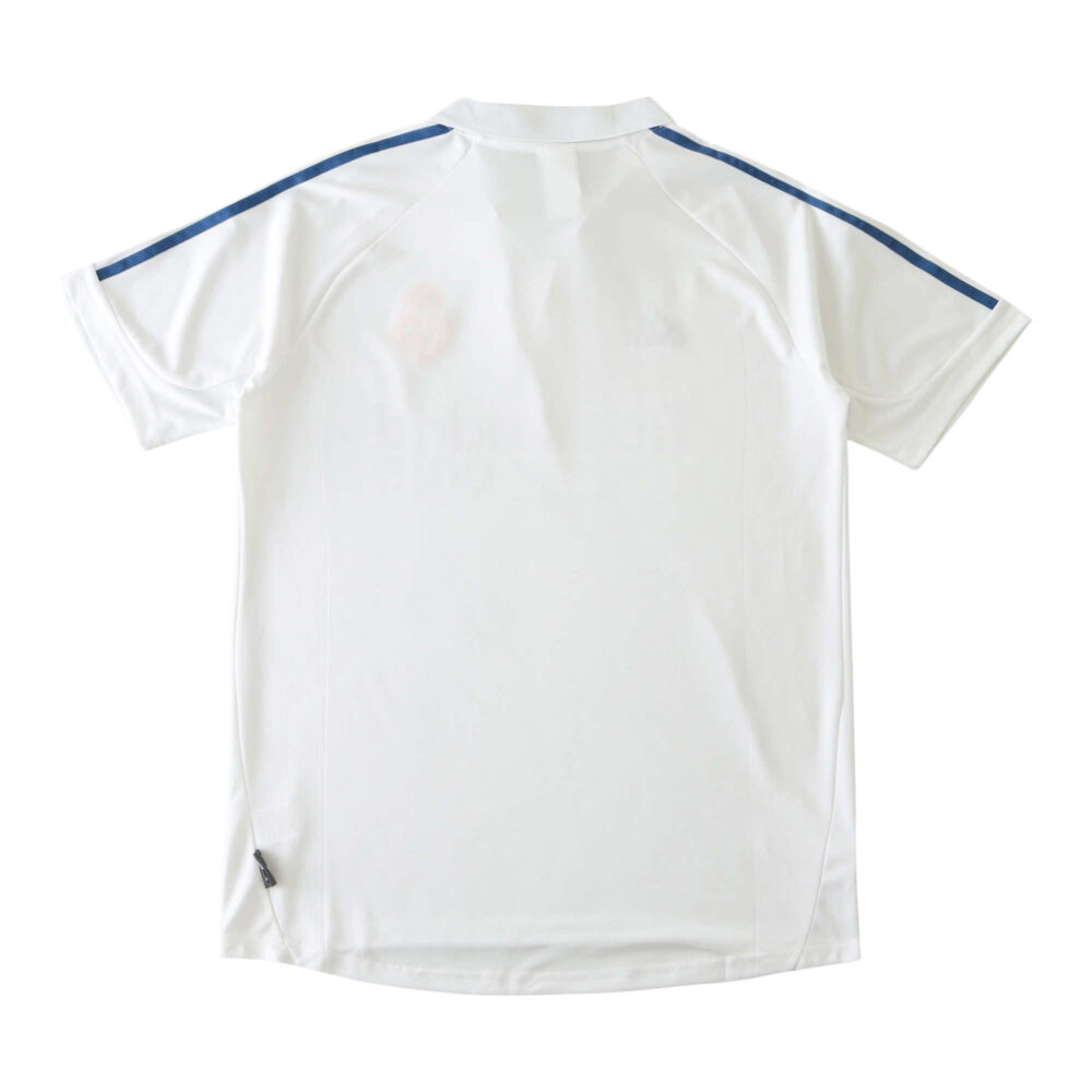 Back view of the Real Madrid Retro Home jersey, 2001/02 Fan Version, featuring blue shoulder stripes.