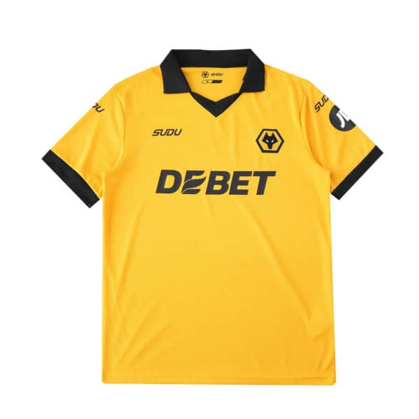 Wolverhampton Wanderers 2025/26 home fan jersey in gold with black collar and sponsor logos.