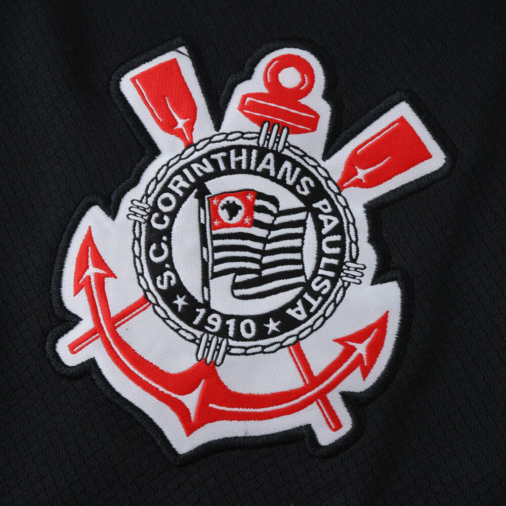 Corinthians 2025/26 away jersey fan version badge featuring the club crest on black fabric.