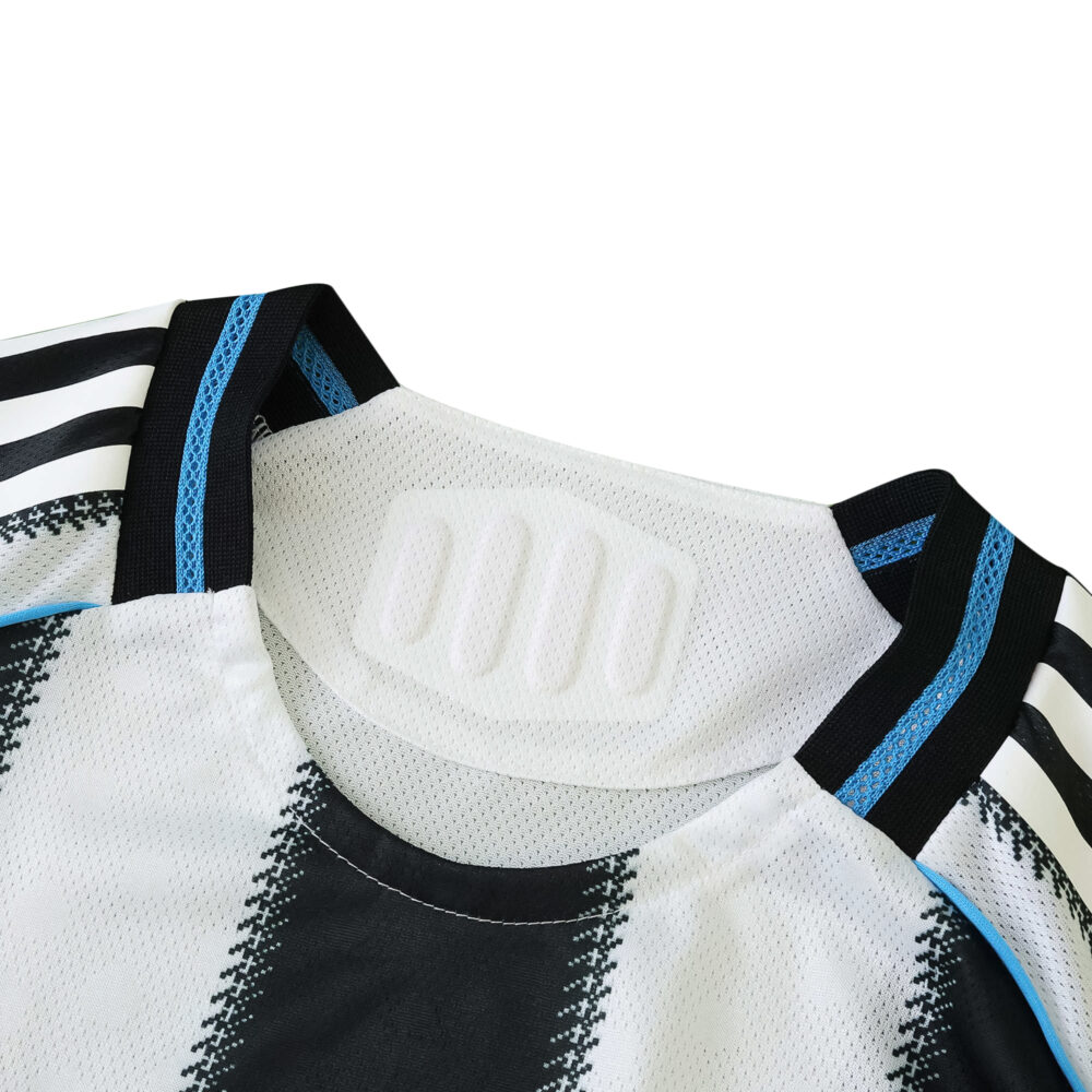 Close-up of the collar detail on the Newcastle United 2025/26 Home Player Version jersey.