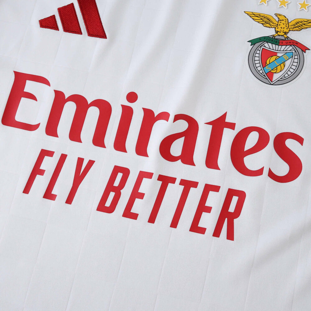 Close-up of SL Benfica Third 2025/26 Fan Version jersey with sponsor and club crest visible.