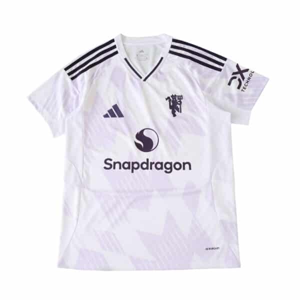 Manchester United Away 2025/26 Fan Version jersey in white with purple accents, Snapdragon sponsor logo.