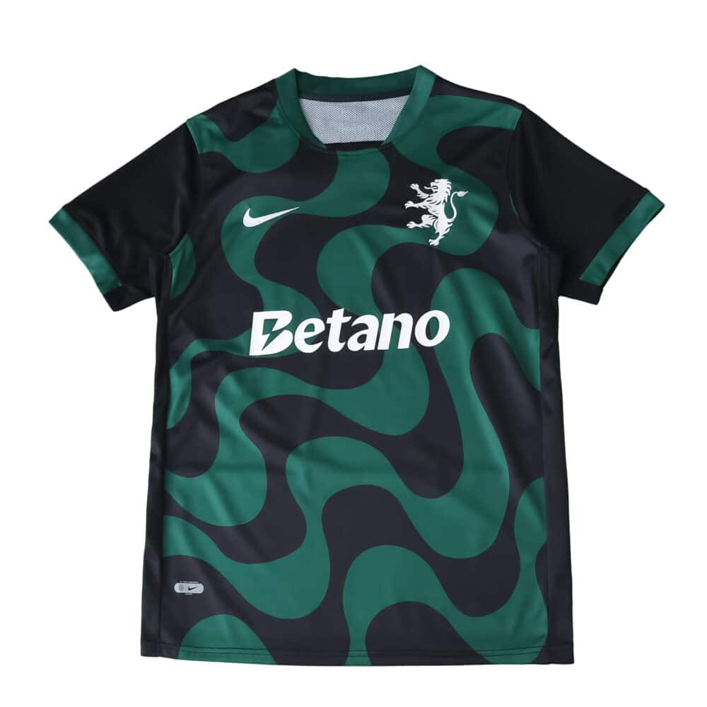 Sporting CP Third 2025/26 Fan Version jersey with green and black wave pattern, Nike logo, Betano sponsor.